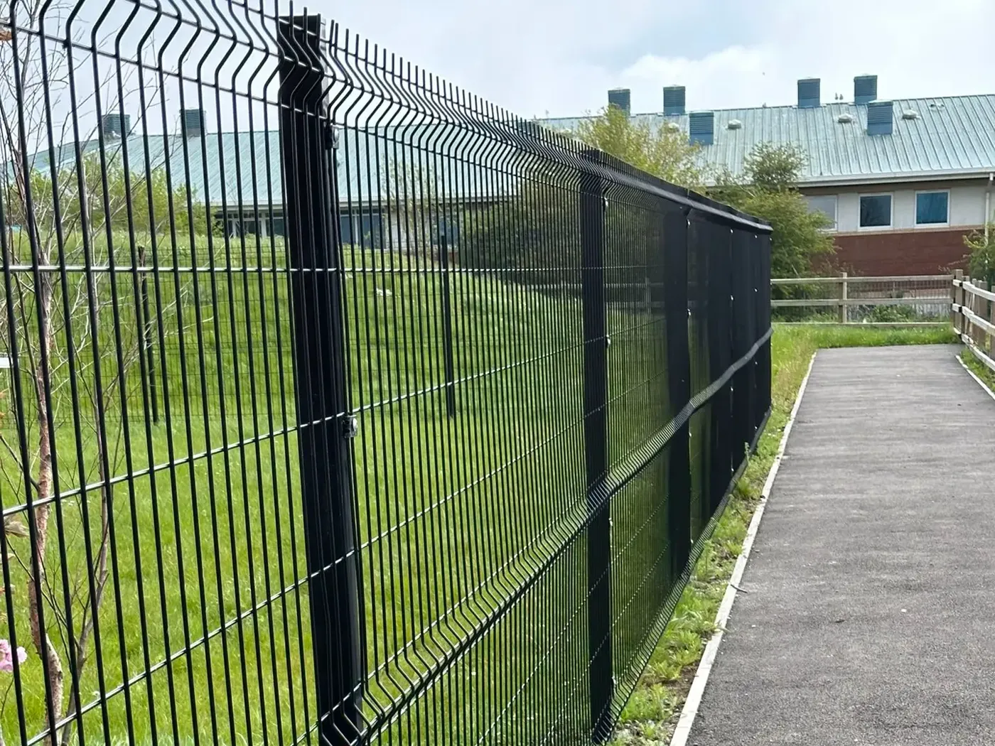 V-mesh and palisade commercial security fencing